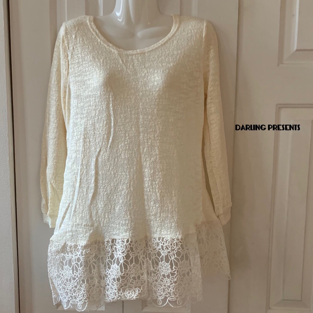 ⬇️ $26 CREAM CROCHETED LACE BOTTOM TOP SIZE M - Picture 6 of 6